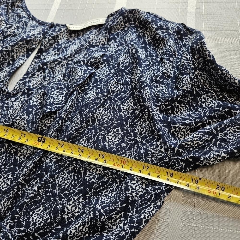 Abercrombie & Fitch navy romper with 3/4 bell sleeves and ruffled hem size M - Picture 4 of 12